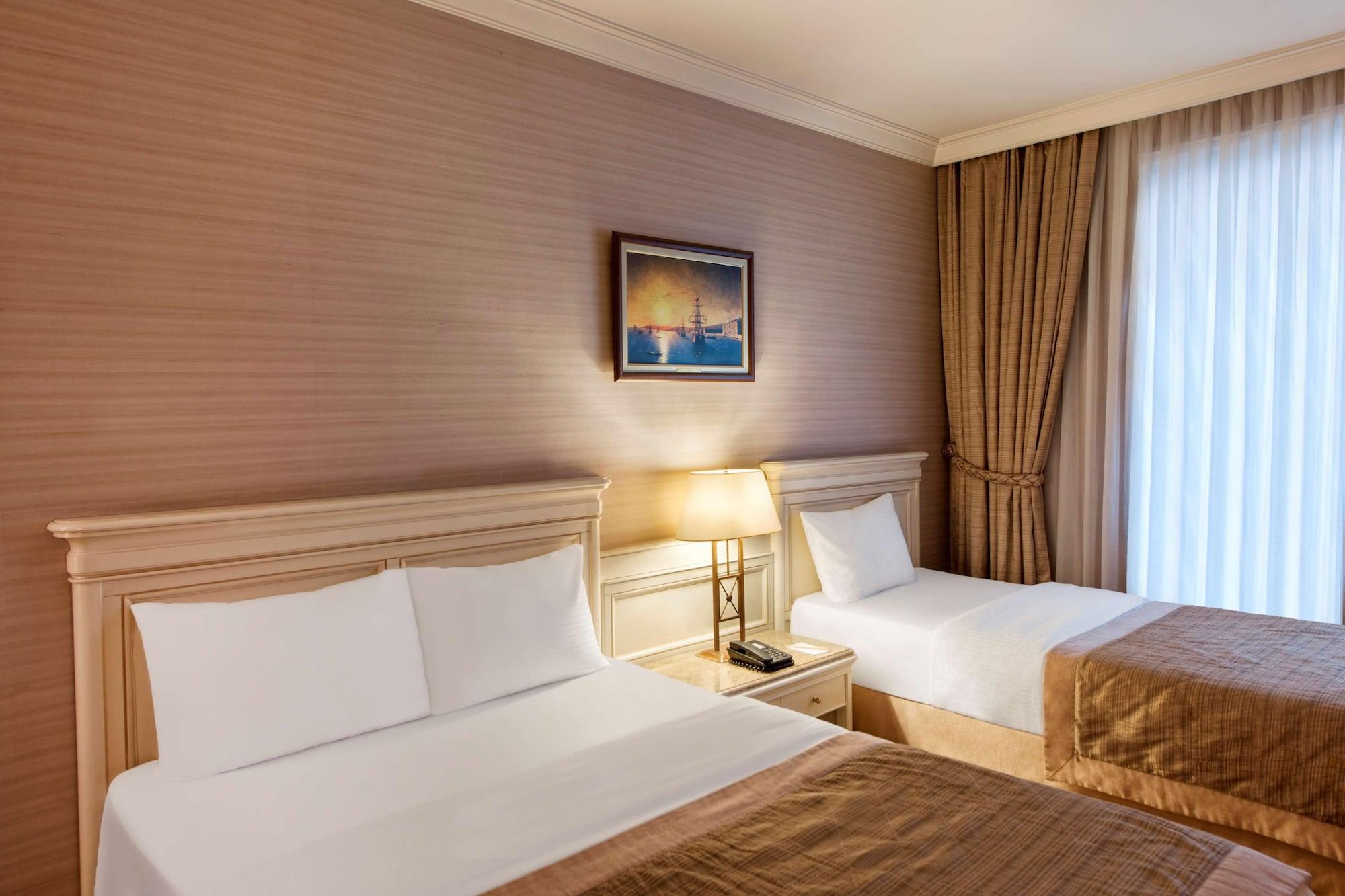 Отель Elite World Comfy Istanbul Taksim Экстерьер фото