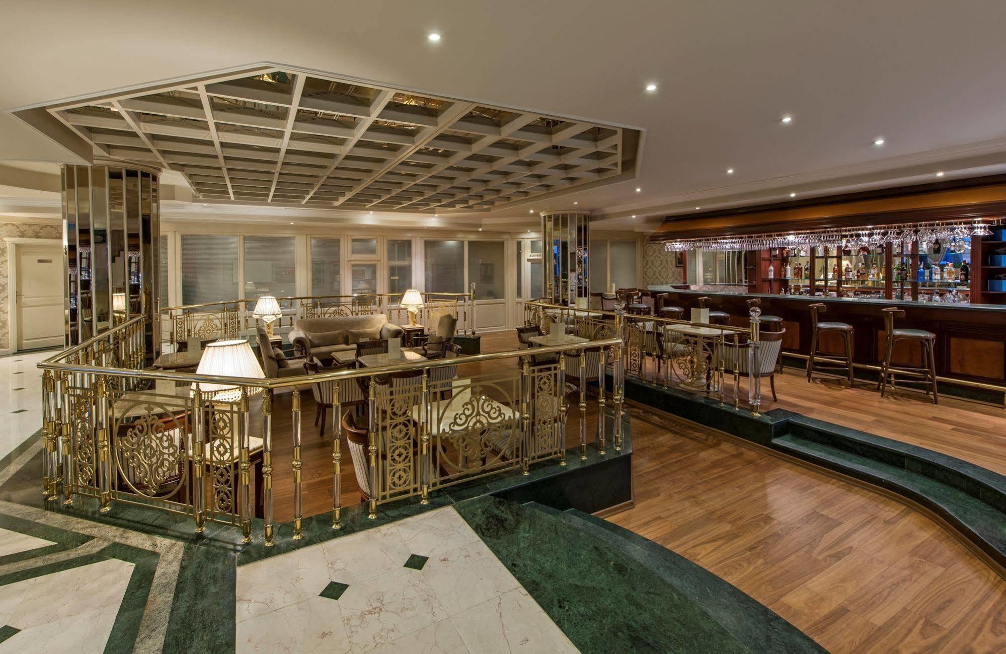Отель Elite World Comfy Istanbul Taksim Экстерьер фото